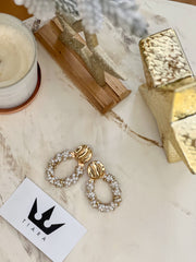 Elegantní zlaté náušnice s perlami