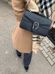 Černá taška Louise